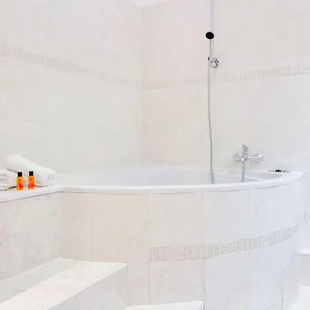 Apartment Le Bel Epoque - Centre Cannes