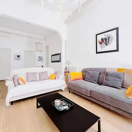 Le Bel Epoque - Centre Apartment *